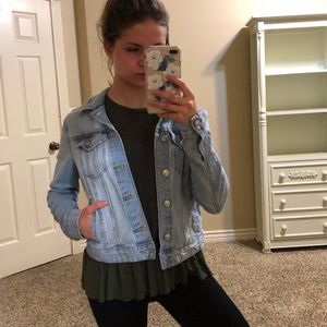 Crop light denim jacket